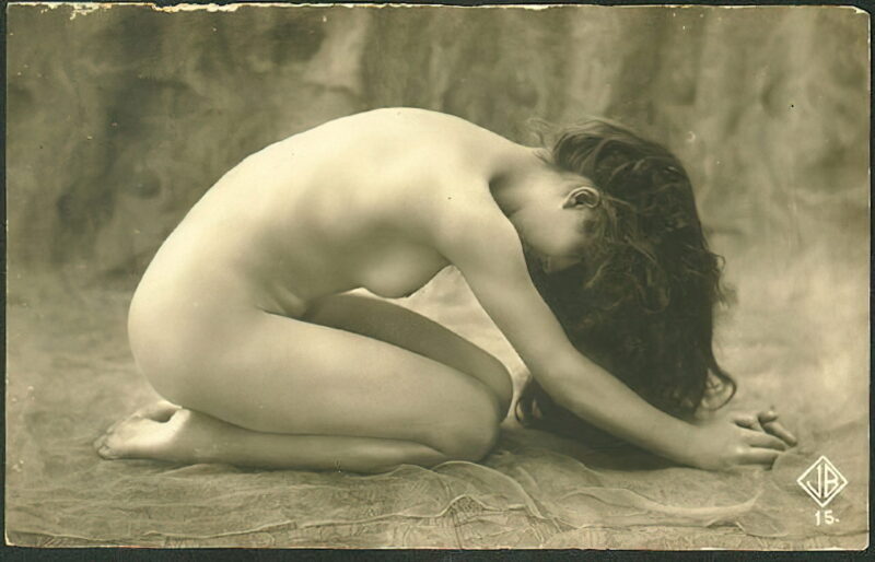 Very high Quality Nude Men and Women in Full Black and White from the Classic Vintage Retro Era Vintage Erotica and Photo Image Galleries of Classic Women Nude in the 1800s to the 1920s