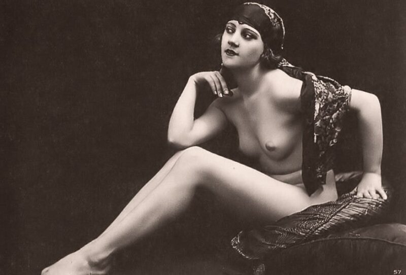 Vintage Erotica and Photo Image Galleries of Classic Women Nude in the 1920's
