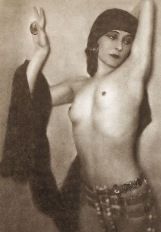 Vintage Erotica and Photo Image Galleries of Classic Women Nude in the 1920's