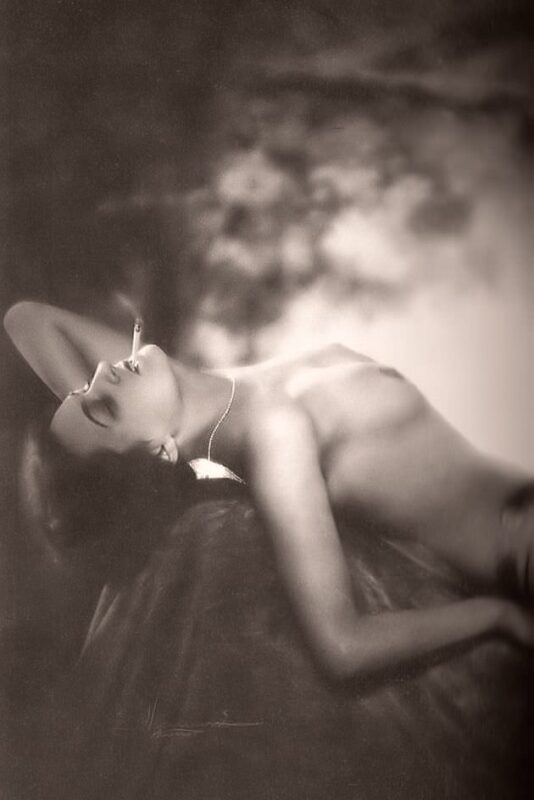 Vintage Erotica and Photo Image Galleries of Classic Women Nude in the 1920's