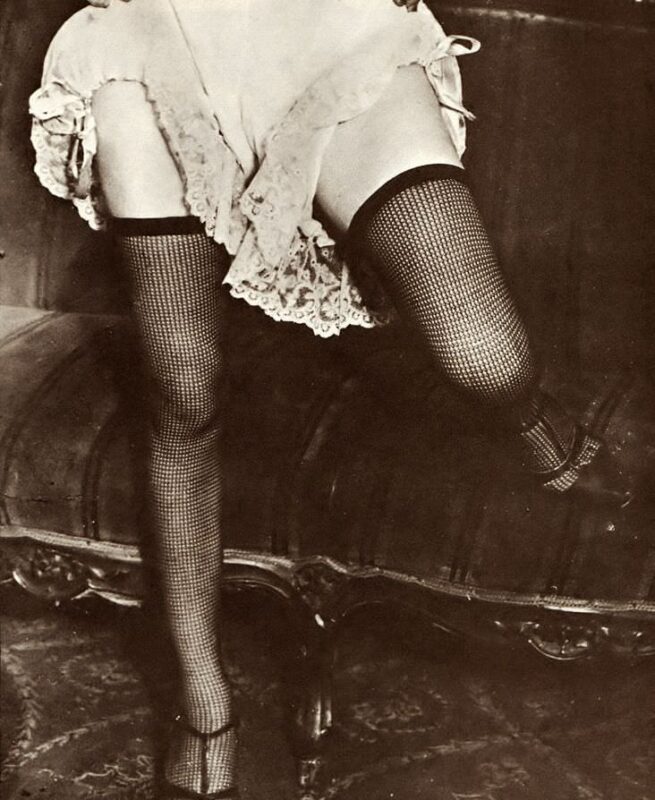 Vintage Erotica and Photo Image Galleries of Classic Women Nude in the 1920's