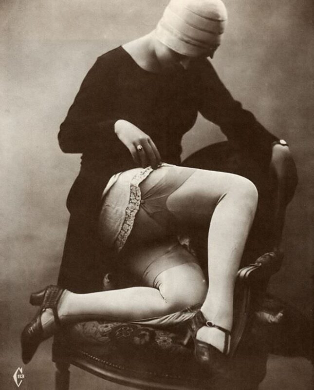 Vintage Erotica and Photo Image Galleries of Classic Women Nude in the 1920's