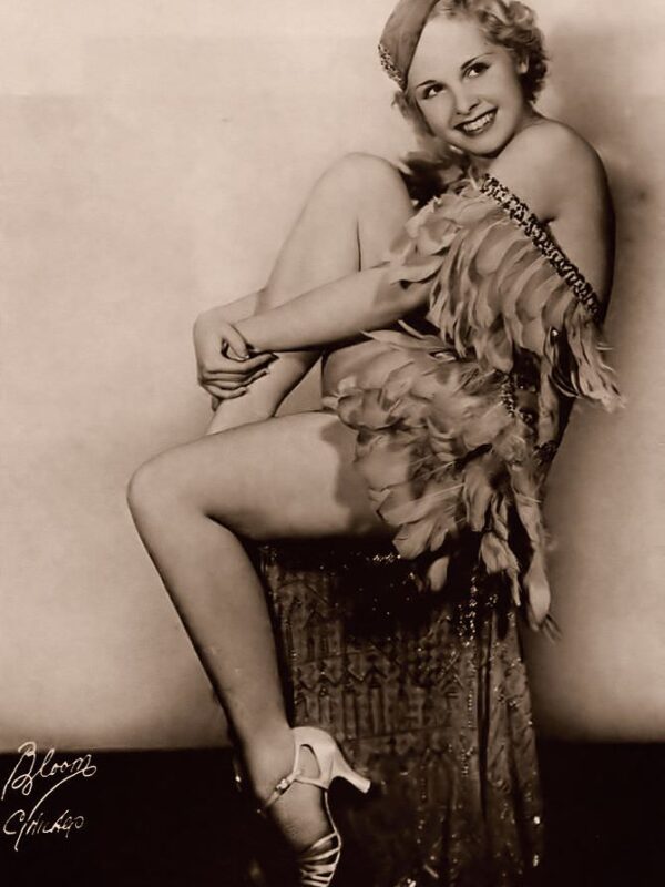 Vintage Erotica and Photo Image Galleries of Classic Women Nude in the 1920's