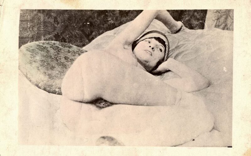 Vintage Erotica and Photo Image Galleries of Classic Women Nude in the 1920's