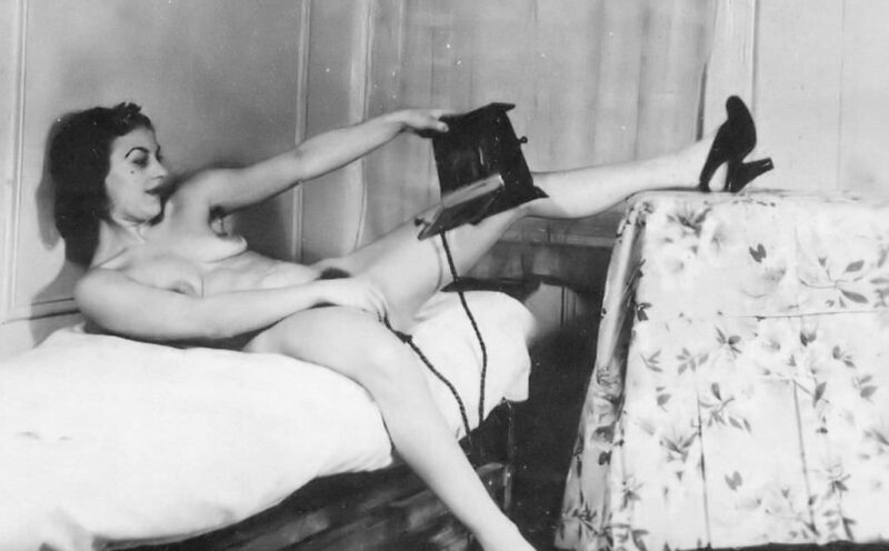 Vintage Erotica and Photo Image Galleries of Classic Women Nude in the 1920's