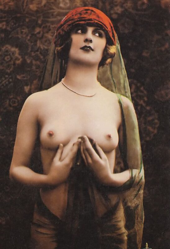 Vintage Erotica and Photo Image Galleries of Classic Women Nude in the 1920's