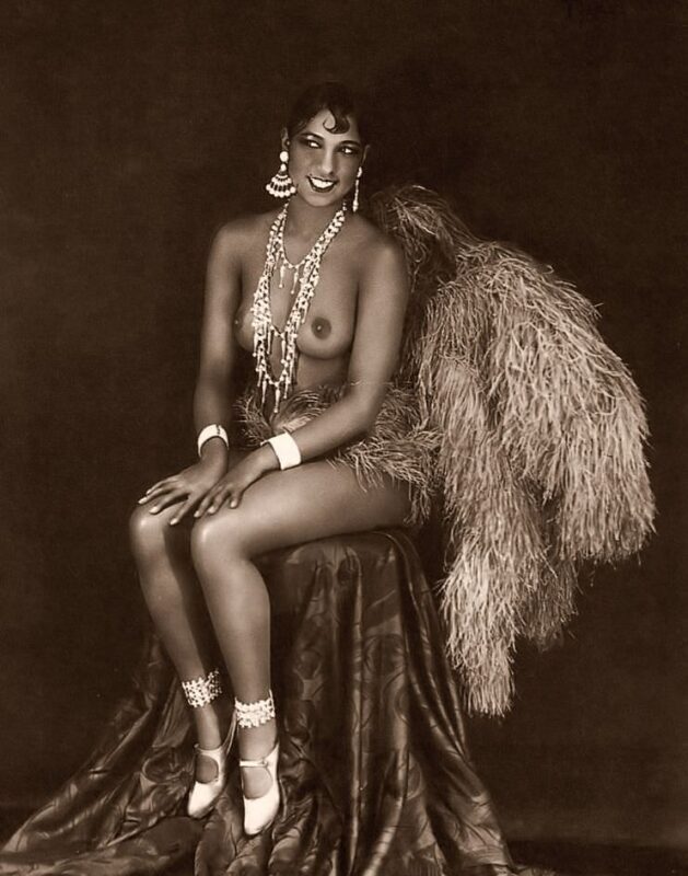 Vintage Erotica and Photo Image Galleries of Classic Women Nude in the 1920's
