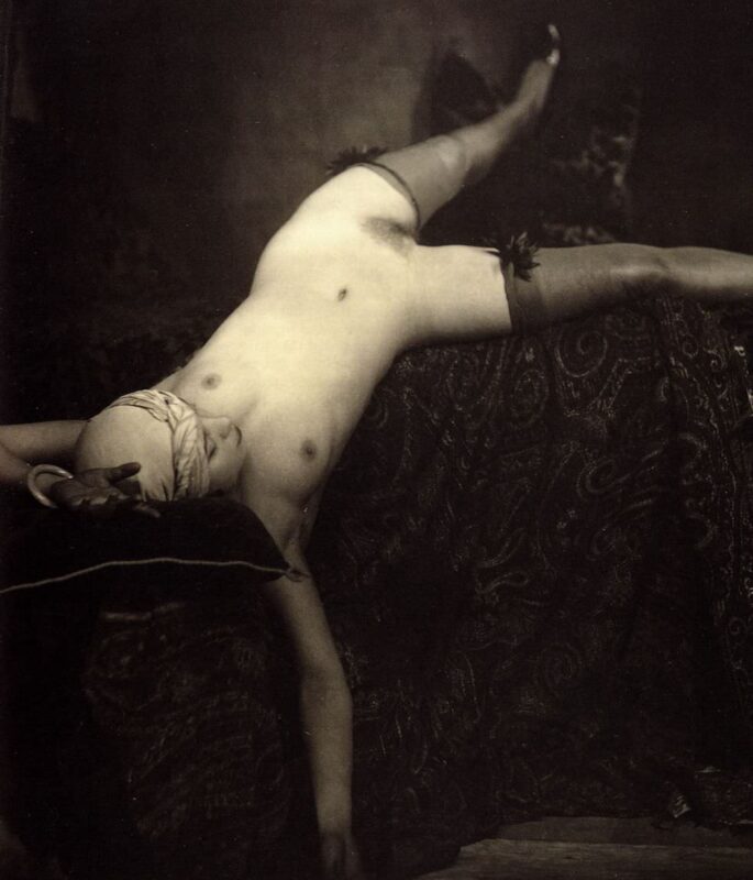 Vintage Erotica and Photo Image Galleries of Classic Women Nude in the 1920's