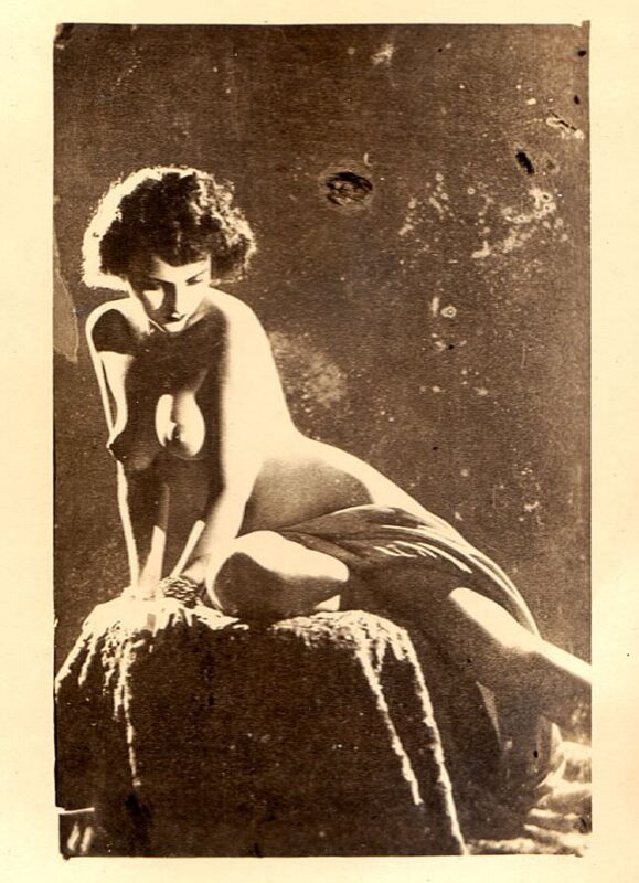 Vintage Erotica and Photo Image Galleries of Classic Women Nude in the 1920's