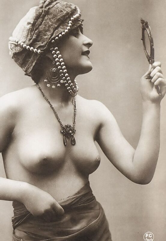 Vintage Erotica and Photo Image Galleries of Classic Women Nude in the 1920's