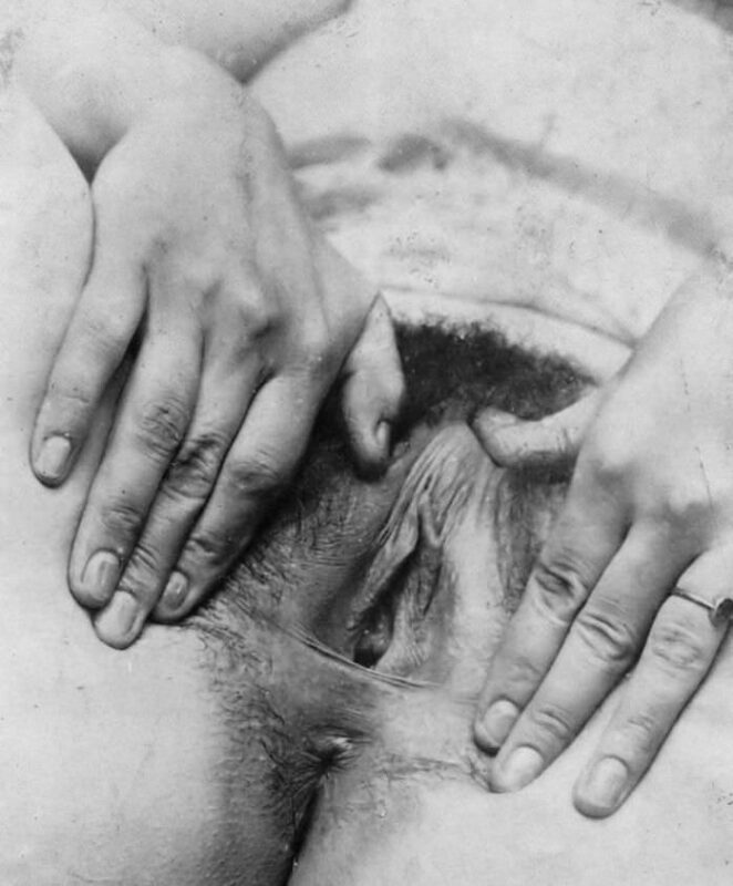 Vintage Erotica and Photo Image Galleries of Classic Women Nude in the 1920's