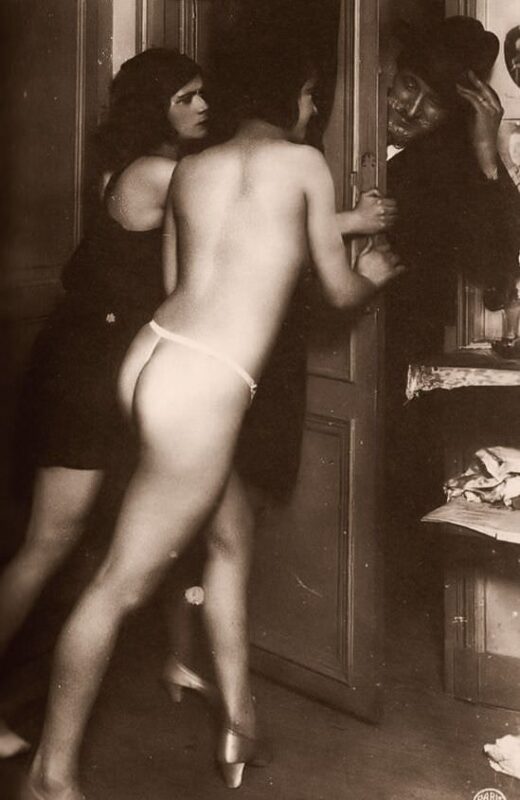 Vintage Erotica and Photo Image Galleries of Classic Women Nude in the 1920's
