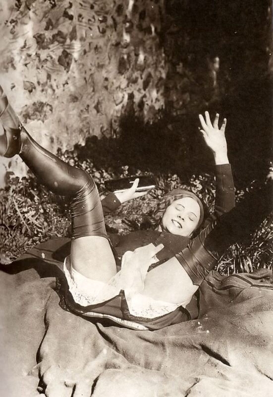 Vintage Erotica and Photo Image Galleries of Classic Women Nude in the 1920's