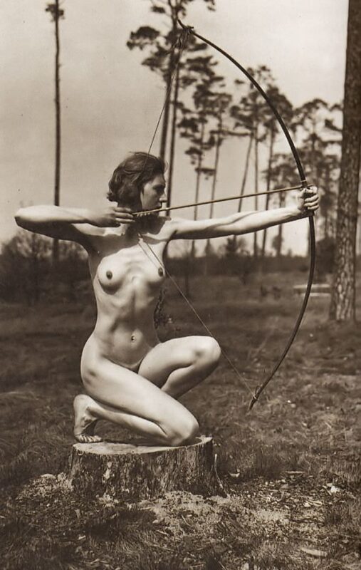 Vintage Erotica and Photo Image Galleries of Classic Women Nude in the 1920's
