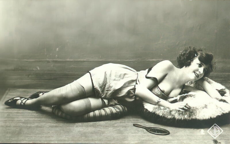 Vintage Nude Girl Mixed, Upscaled - Volume 2 - Photo 105