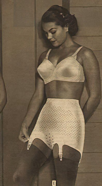 Vintage Erotica and Photo Image Galleries of Classic Women Nude in the 1950's