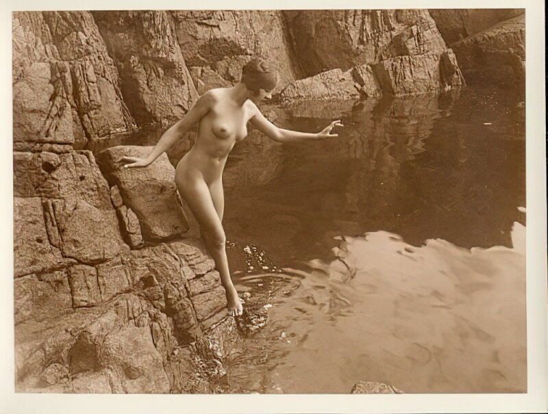 Very high Quality Nude Men and Women in Full Black and White from the Classic Vintage Retro Era Vintage Erotica and Photo Image Galleries of Classic Women Nude in the 1800s to the 1920s