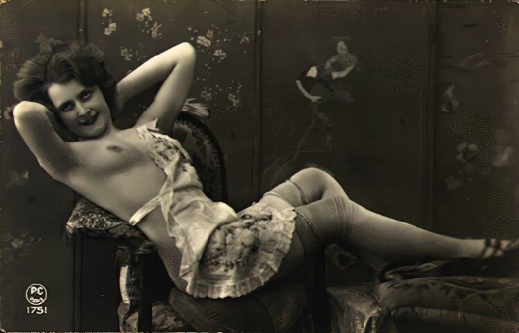 Volume 4 of Black and White Image of Naked / Nude Women and Girls in the Vintage Era