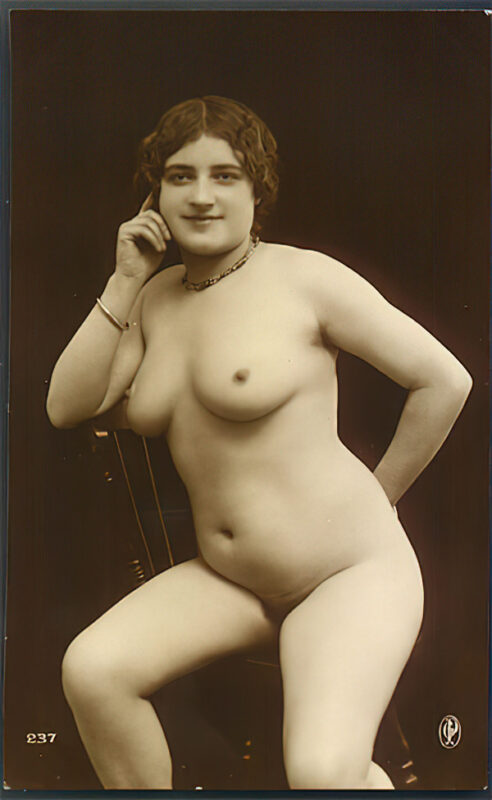B&W Volume 5 Image of Naked / Nude Woman in the Vintage Era