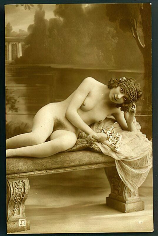 B&W Volume 5 Image of Naked / Nude Woman in the Vintage Era