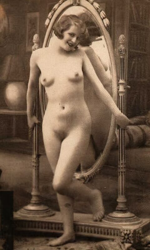 Very high Quality Nude Men and Women in Full Black and White from the Classic Vintage Retro Era Vintage Erotica and Photo Image Galleries of Classic Women Nude in the 1800s to the 1920s