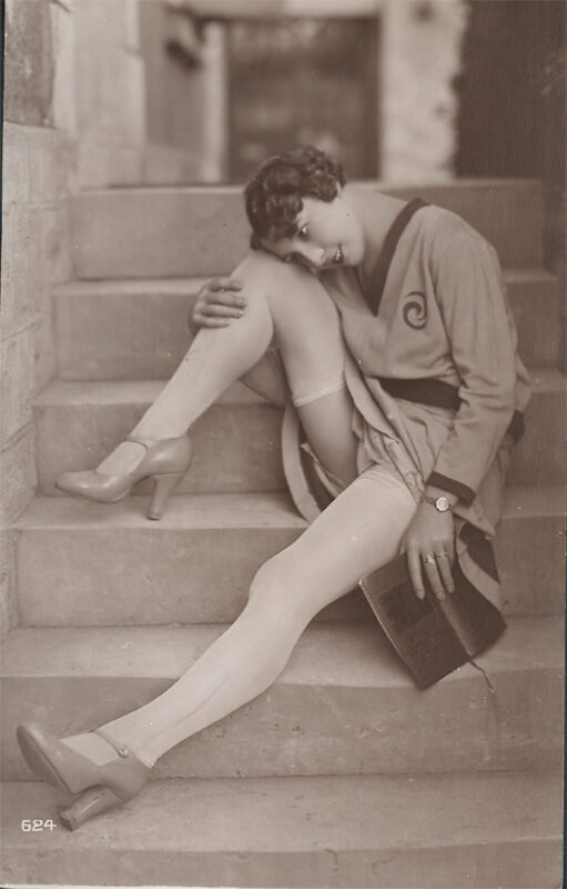 B&W Volume 5 Image of Naked / Nude Woman in the Vintage Era