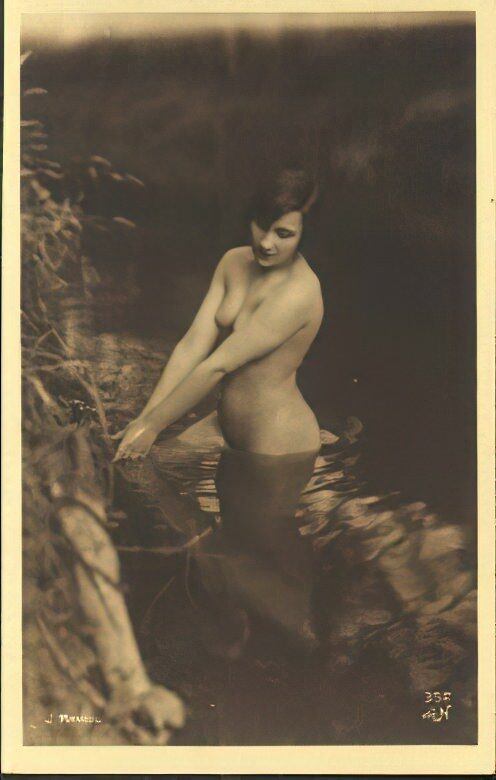 B&W Volume 5 Image of Naked / Nude Woman in the Vintage Era