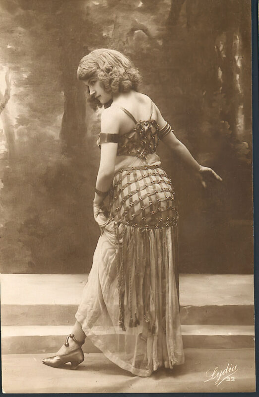 B&W Volume 5 Image of Naked / Nude Woman in the Vintage Era