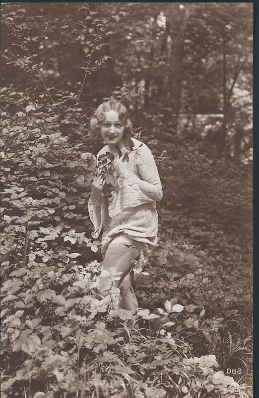 B&W Volume 5 Image of Naked / Nude Woman in the Vintage Era