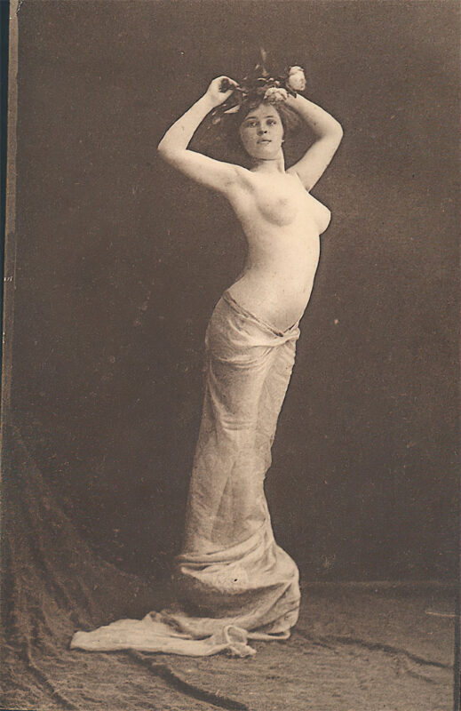 B&W Volume 5 Image of Naked / Nude Woman in the Vintage Era