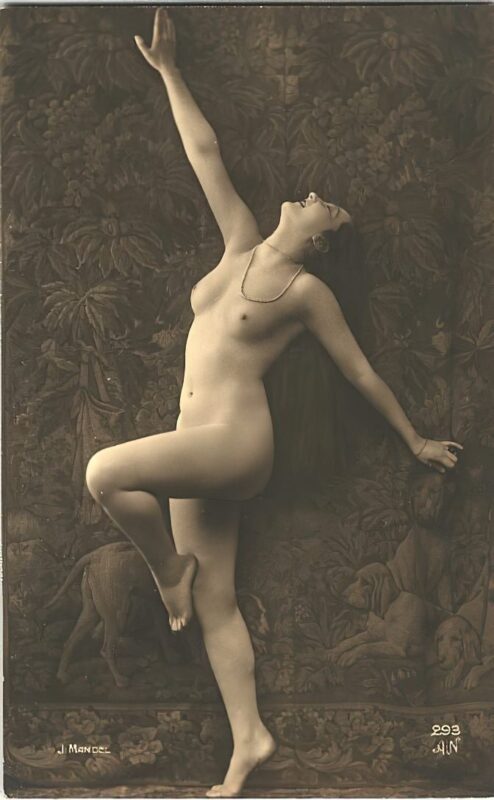 Very high Quality Nude Men and Women in Full Black and White from the Classic Vintage Retro Era Vintage Erotica and Photo Image Galleries of Classic Women Nude in the 1800s to the 1920s