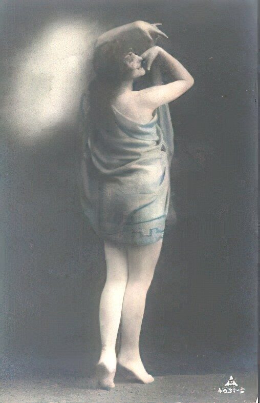 Very high Quality Nude Men and Women in Full Black and White from the Classic Vintage Retro Era Volume 2 of Vintage Erotica and Photo Image Galleries of Classic Women Nude in the 1800s to the 1920s