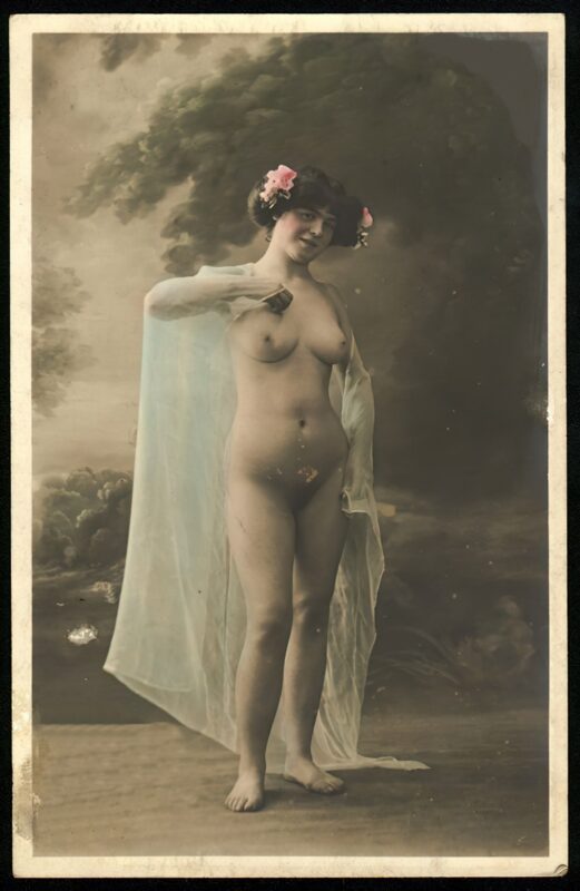 409-black-white-vintage-nude