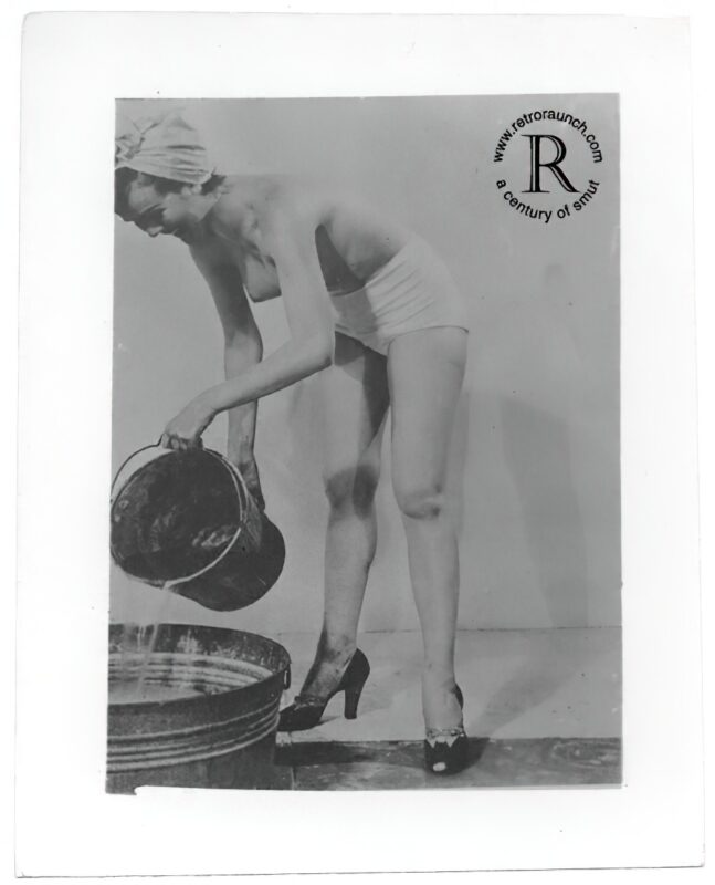 Vintage Women and Girls nude in the 1940's