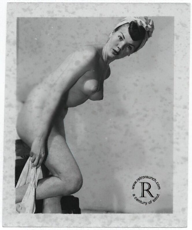 Vintage Women and Girls nude in the 1940's