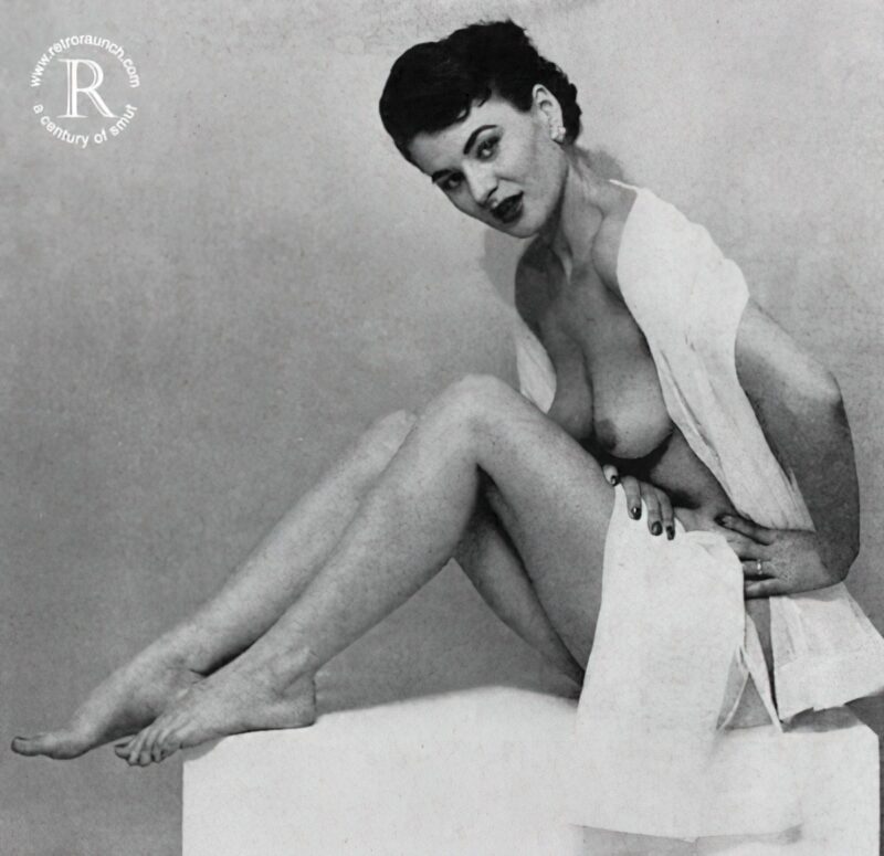 Vintage Women and Girls nude in the 1940's