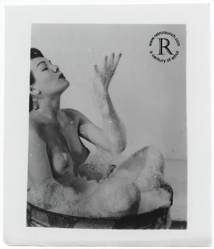 Vintage Women and Girls nude in the 1940's