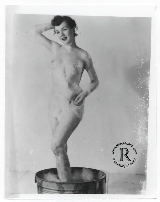 Vintage Women and Girls nude in the 1940's