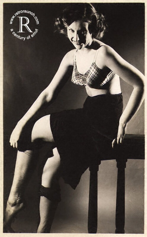 Vintage Women and Girls nude in the 1940's