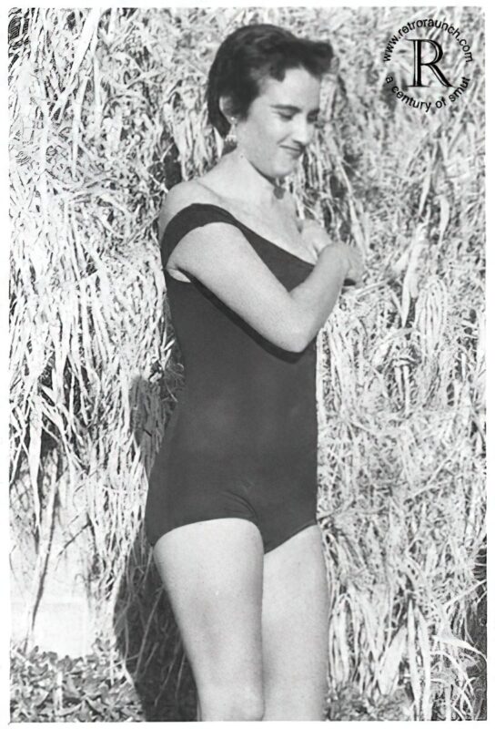 Vintage Women and Girls nude in the 1940's