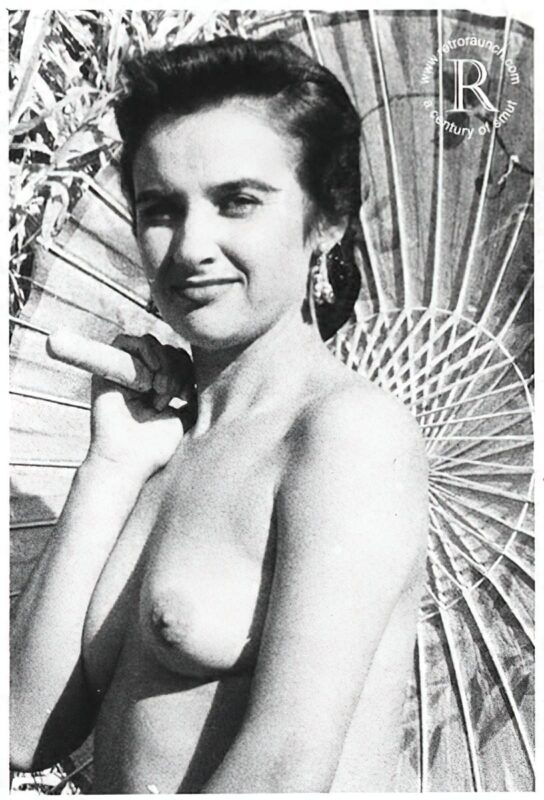 Vintage Women and Girls nude in the 1940's