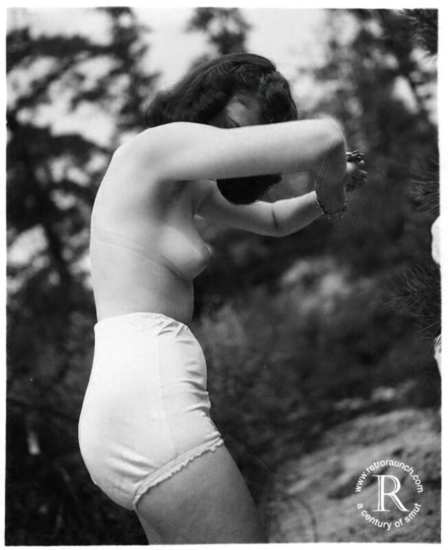 Vintage Women and Girls nude in the 1940's