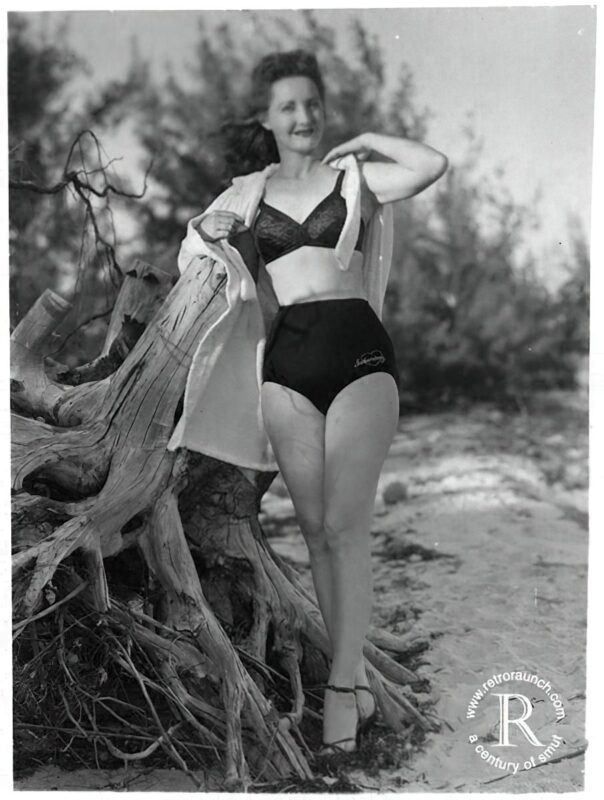 Vintage Women and Girls nude in the 1940's