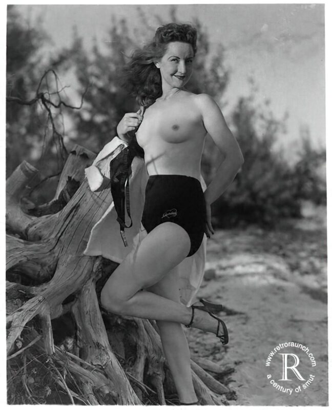 Vintage Women and Girls nude in the 1940's