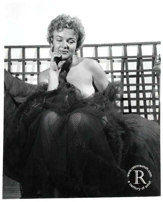 Vintage Women and Girls nude in the 1940's