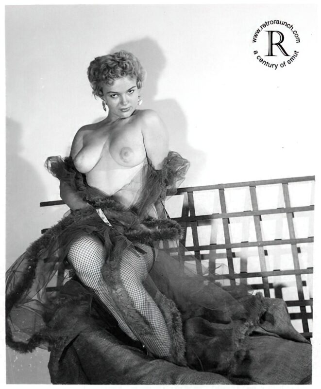 Vintage Women and Girls nude in the 1940's