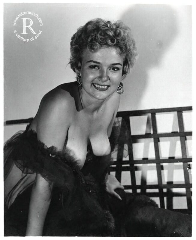 Vintage Women and Girls nude in the 1940's