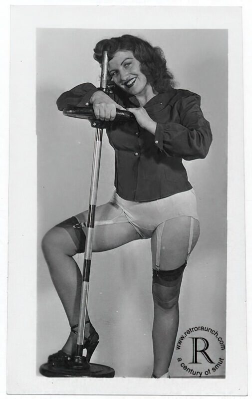 Vintage Women and Girls nude in the 1940's