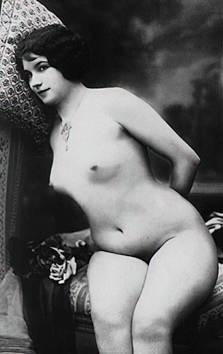 Volume 3 of Black and White Photo of Naked / Nude Women and Girls in the Vintage Era