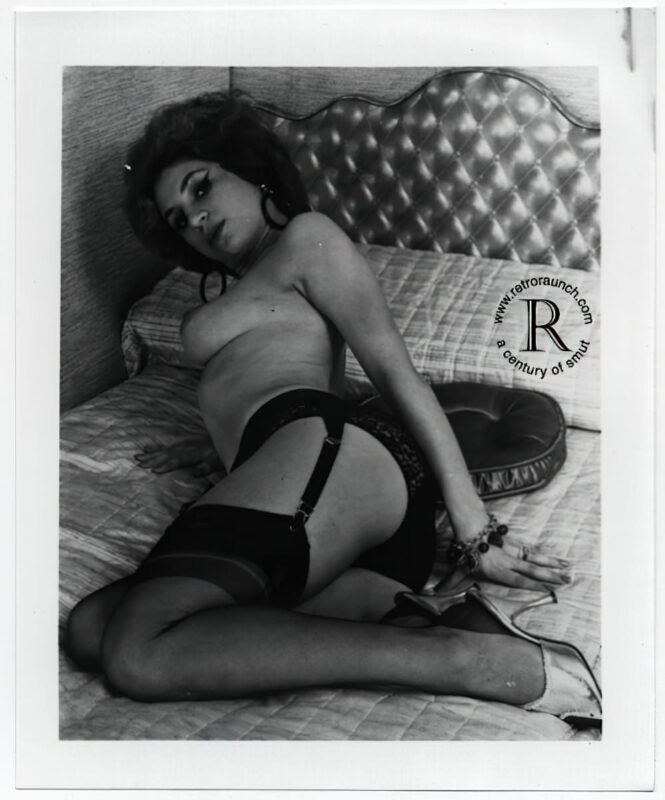 Retro Girls naked in the 1960's Vintage Erotica and Photo Image Galleries of Classic Women Nude in the 1960's